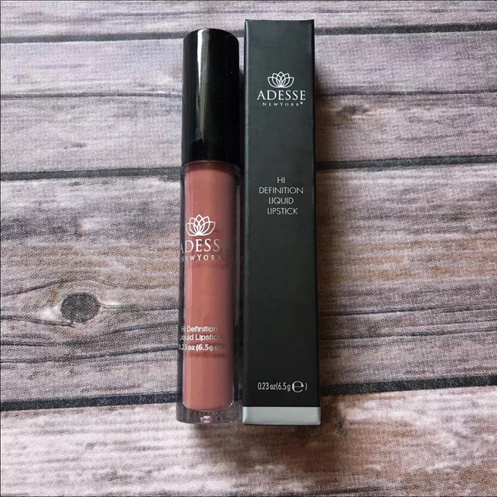 Adesse Hi-Def Liquid Lipstick. (New In Box)